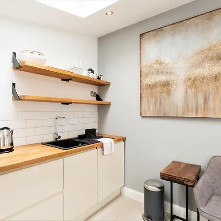 Daire The Nook Bristol